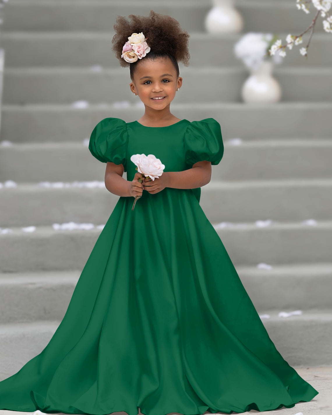 Vestido para niña de las flores con cola larga, mangas abullonadas, lazo en la espalda y botones
