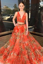 Darla | Vestido de fiesta largo naranja de dos piezas con escote en V y estampado floral