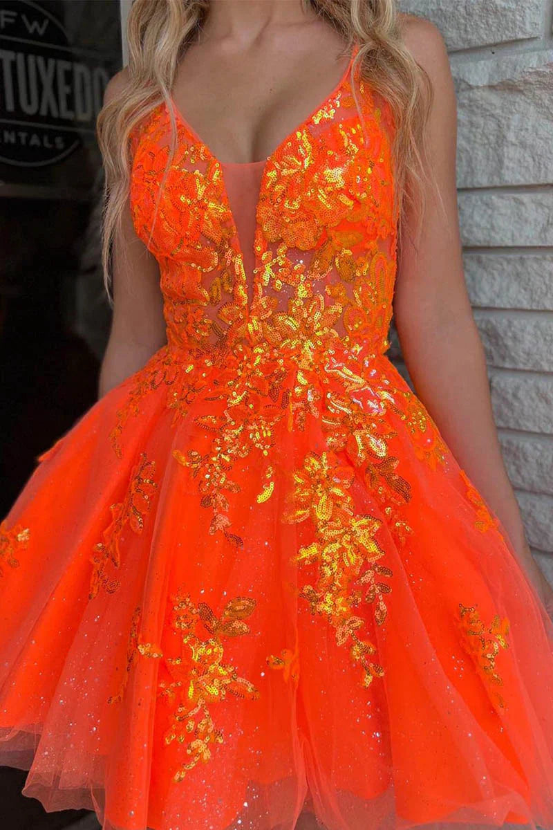 Davina | Vestido de fiesta corto de encaje con escote en V y espalda descubierta