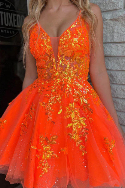 Davina | Vestido de fiesta corto de encaje con escote en V y espalda descubierta
