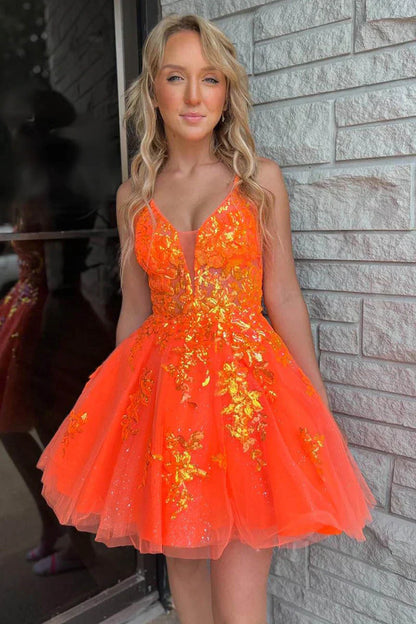 Davina | Vestido de fiesta corto de encaje con escote en V y espalda descubierta