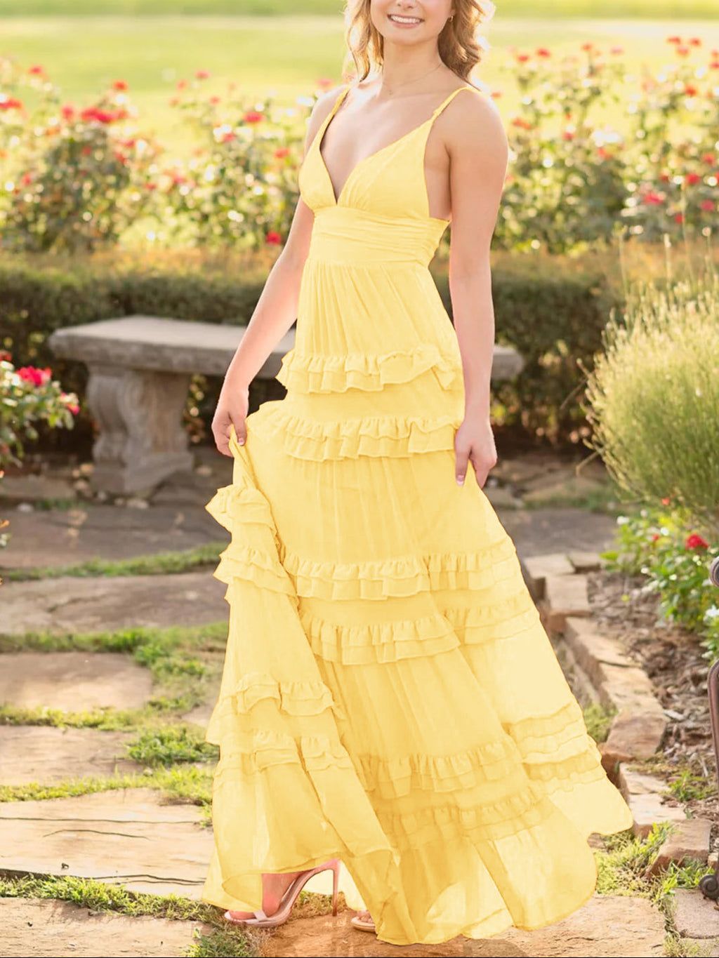 Decebal | Vestido de fiesta largo de gasa rosa con volantes escalonados y corte A