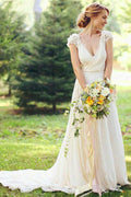 Vestido de novia con escote en V profundo, mangas cortas y espalda transparente con apliques WD366