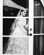 Vestidos de novia de diseñador con corte A, mangas largas, espalda descubierta y encaje