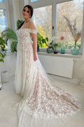 Vestidos de novia de diseñador con corte A, hombros descubiertos, sin mangas y encaje