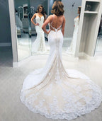 Vestido de novia de diseño con tirantes finos, columna y espalda descubierta