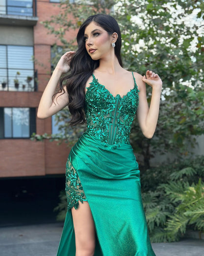 Designer Spalte Satin Spitze Spaghetti-Trägern Ärmellose Ballkleider Mit Applikationen Split