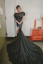 Vestidos de novia de diseño con joya de diseñador, sin mangas, corte sirena, de satén, con abertura y encaje
