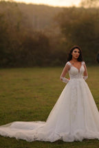 Vestidos de novia de diseñador de encaje blanco, corte A, escote en V y mangas largas