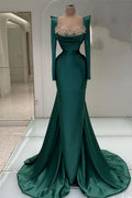 Vestidos de fiesta largos de sirena con mangas largas y cuentas de color verde oscuro de diseñador