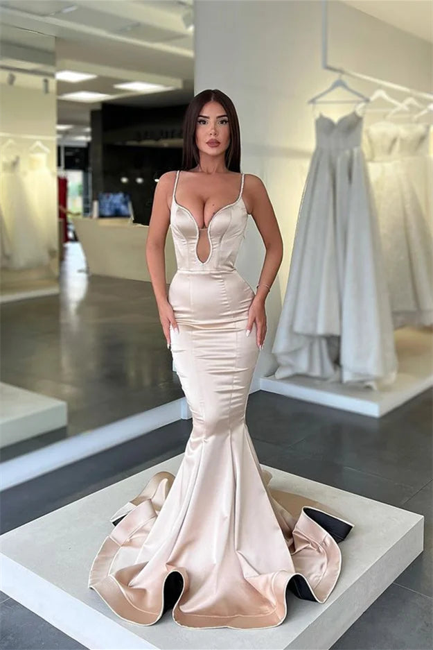 Vestido de fiesta de satén sin mangas con tirantes finos y corte sirena de diseñador