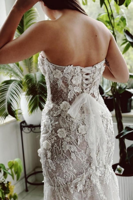 Vestido de novia de diseño largo de sirena sin tirantes, con encaje y lentejuelas, y cola