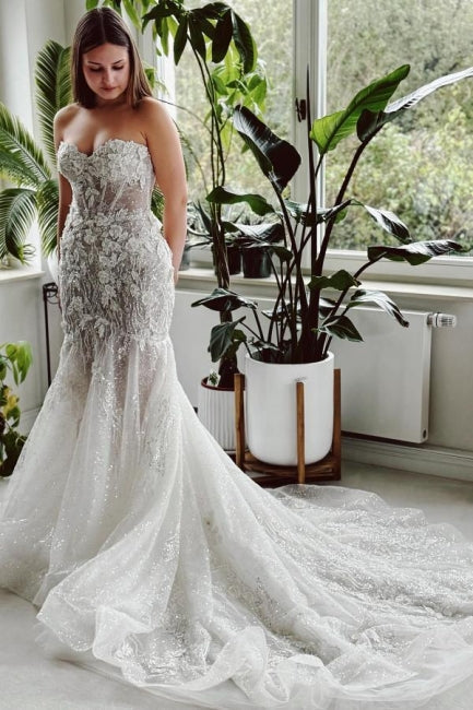 Vestido de novia de diseño largo de sirena sin tirantes, con encaje y lentejuelas, y cola