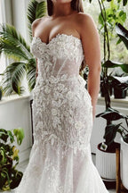 Vestido de novia de diseño largo de sirena sin tirantes, con encaje y lentejuelas, y cola