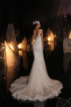 Vestidos de novia de diseñador con escote en V largo, corte sirena, apliques de encaje y sin mangas