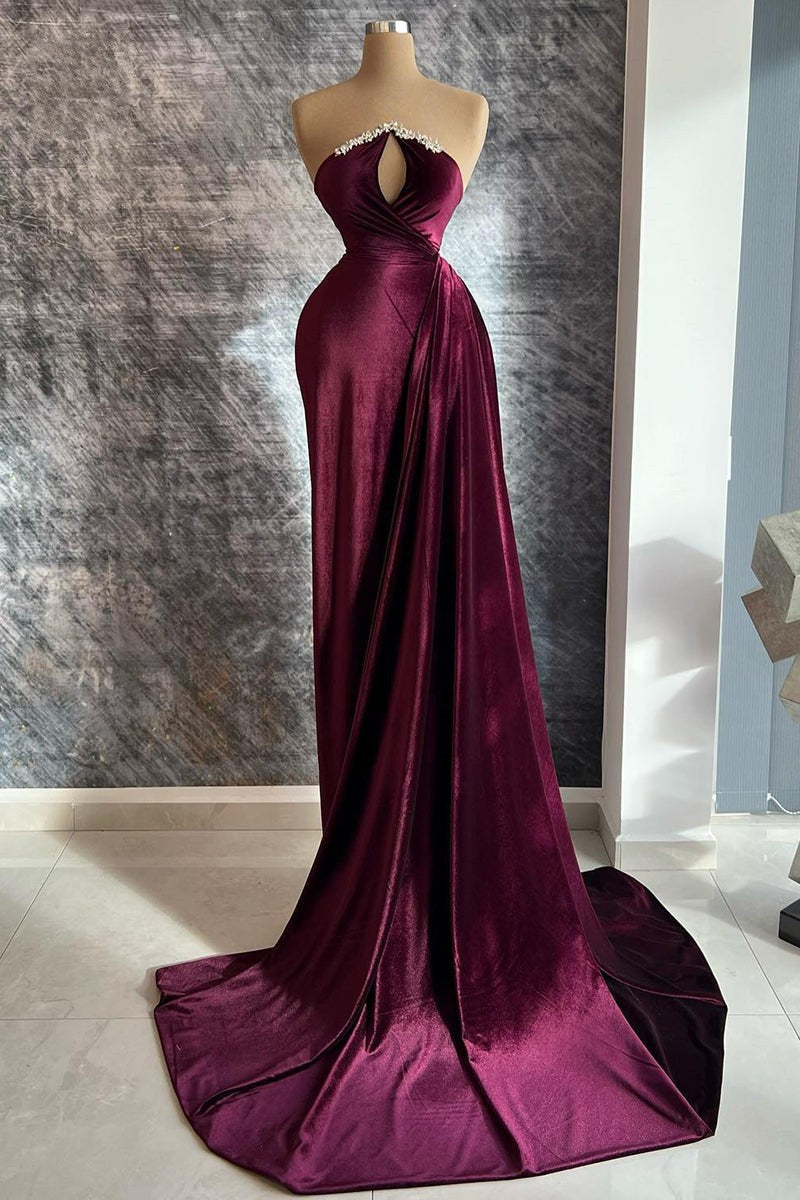 Vestido de fiesta largo de terciopelo con lentejuelas y mangas largas con cola de diseñador