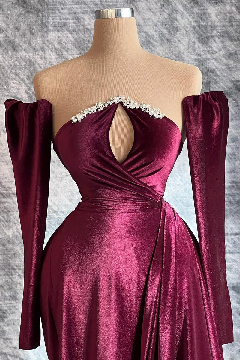 Vestido de fiesta largo de terciopelo con lentejuelas y mangas largas con cola de diseñador