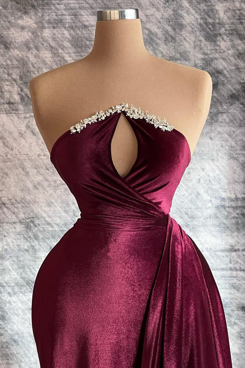 Vestido de fiesta largo de terciopelo con lentejuelas y mangas largas con cola de diseñador