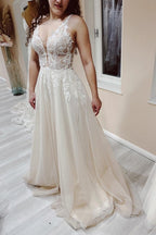 Vestidos de novia de diseño sencillos con escote en V y corte A con encaje
