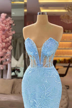 Vestido de fiesta de sirena sin mangas con escote en V en azul cielo de diseñador con encaje