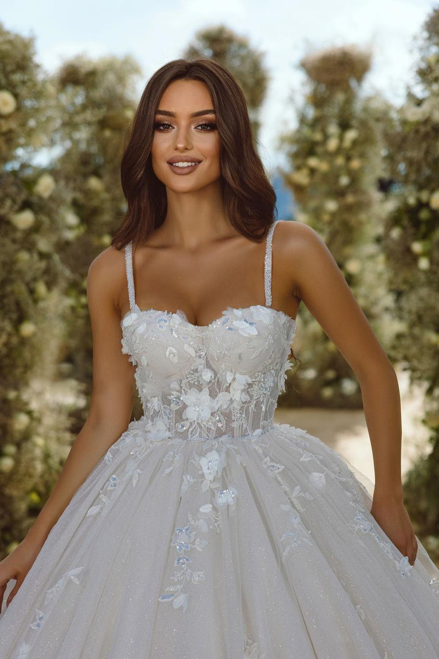 Vestido de novia largo de diseño con tirantes finos, corte A, sin mangas, apliques y encaje