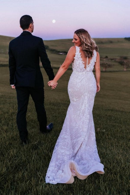 Vestidos de novia de sirena sin mangas con escote en V y encaje de diseñador