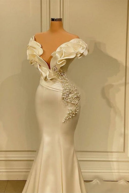 Vestidos de noche largos blancos con volantes de perla de diseñador