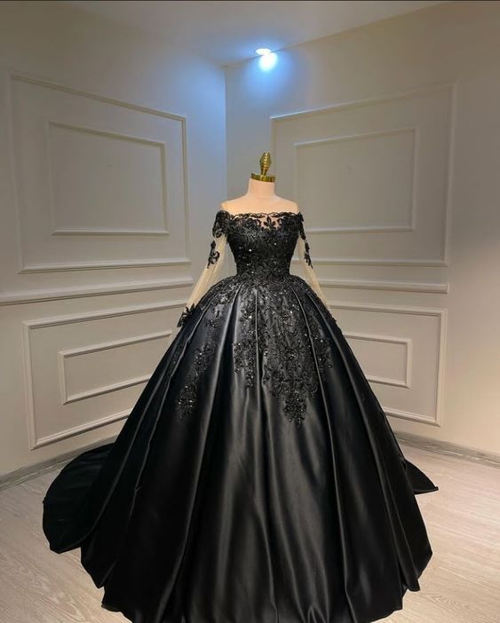 Neue Ankunft Schwarz Langarm Satin Ballkleid Y1479