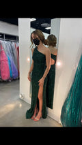 Vestido de noche largo de sirena verde con un solo hombro y espalda descubierta Y1395
