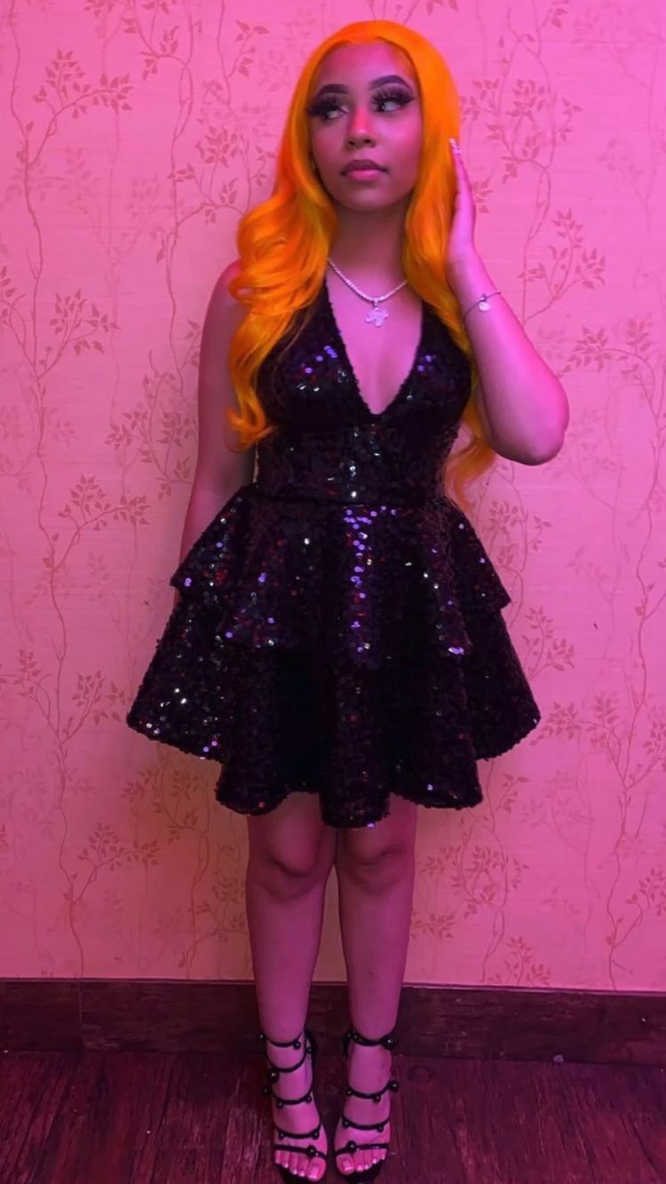 Schwarze Pailletten, tiefer V-Ausschnitt, Homecoming-Kleid, gestuftes Hoco-Kleid Y1394
