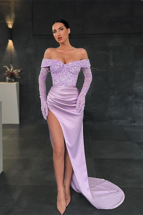 Langärmliges Meerjungfrau-Ballkleid mit schulterfreiem Satin und Pailletten und Schlitz