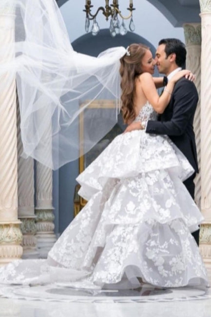 Vestidos de novia de tul con escote corazón, sin mangas y encaje