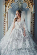 Vestidos de novia de tul con escote corazón, sin mangas y encaje