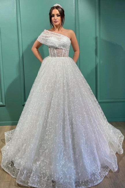 Vestidos de novia con un hombro descubierto, largos y elegantes de encaje transparente