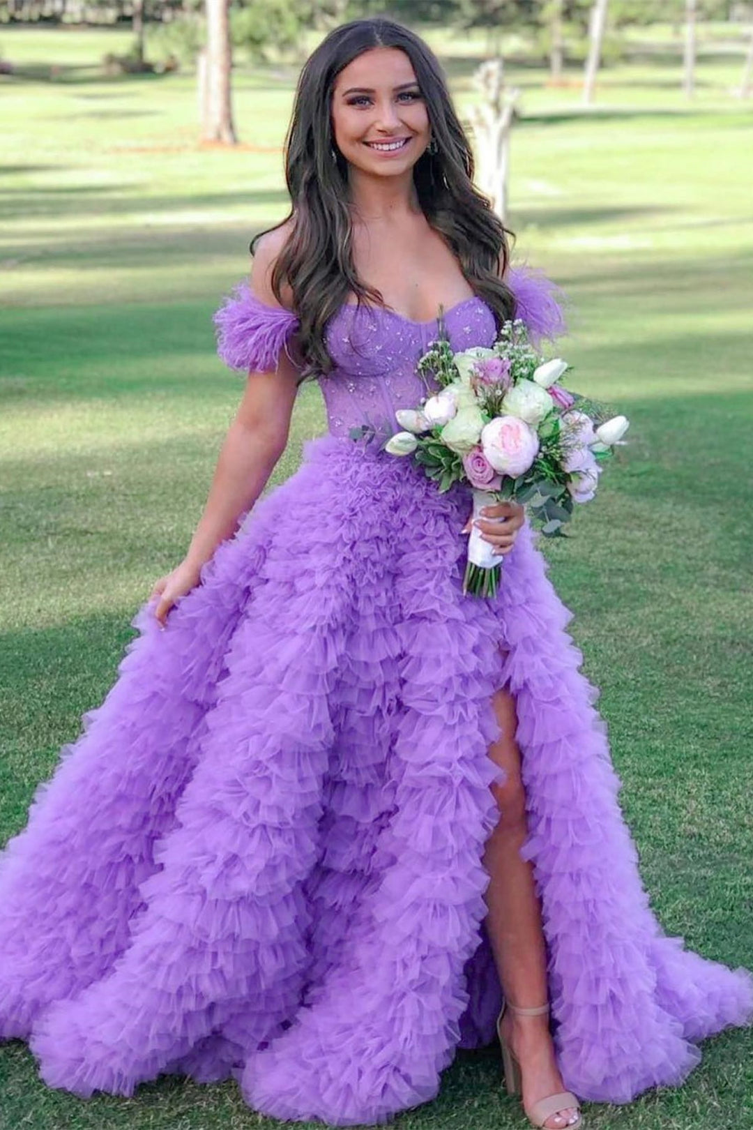 Ingrid | Vestido de fiesta largo de tul con escote en forma de corazón y abertura en la espalda