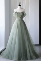 Drusilla | Vestido de gala de tul color salvia con bordado y hombros descubiertos de princesa