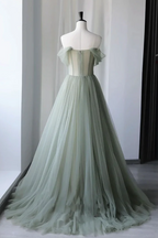 Drusilla | Vestido de gala de tul color salvia con bordado y hombros descubiertos de princesa