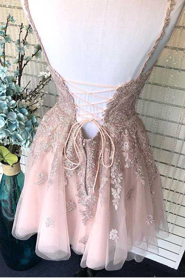 Vestido de fiesta de tul color rubor polvoriento con tirantes finos, escote en V y corte A PD359