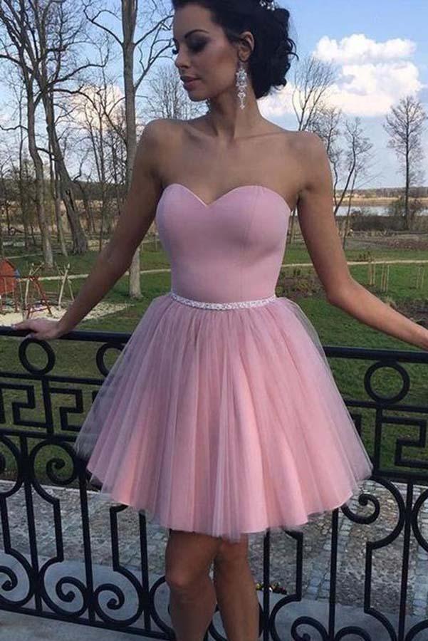 Vestidos de fiesta de tul rosa empolvado con escote corazón, sin tirantes y fajín de cuentas PD341