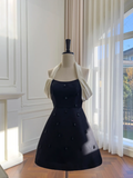Elegante vestido de fiesta corto de satén negro con cuello halter y cuentas, corte A, Y8575