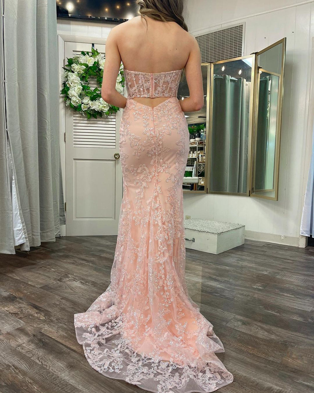 Michaela | Vestido de fiesta largo de encaje con lentejuelas y escote corazón de sirena