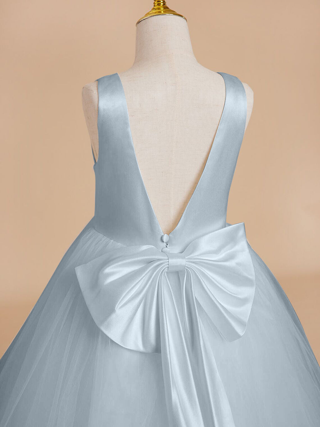Klassisches weißes ärmelloses A-Linien-Blumenmädchenkleid aus Satin und Tüll 