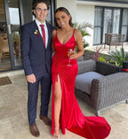 Vestido de fiesta de noche rojo largo de sirena con escote en V, sin espalda y abertura