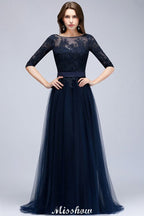 Elegante vestido de dama de honor azul marino oscuro con apliques de encaje y media manga en forma de A