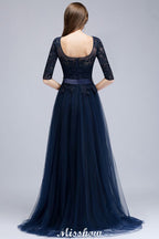 Elegante vestido de dama de honor azul marino oscuro con apliques de encaje y media manga en forma de A