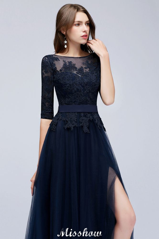 Elegante vestido de dama de honor azul marino oscuro con apliques de encaje y media manga en forma de A
