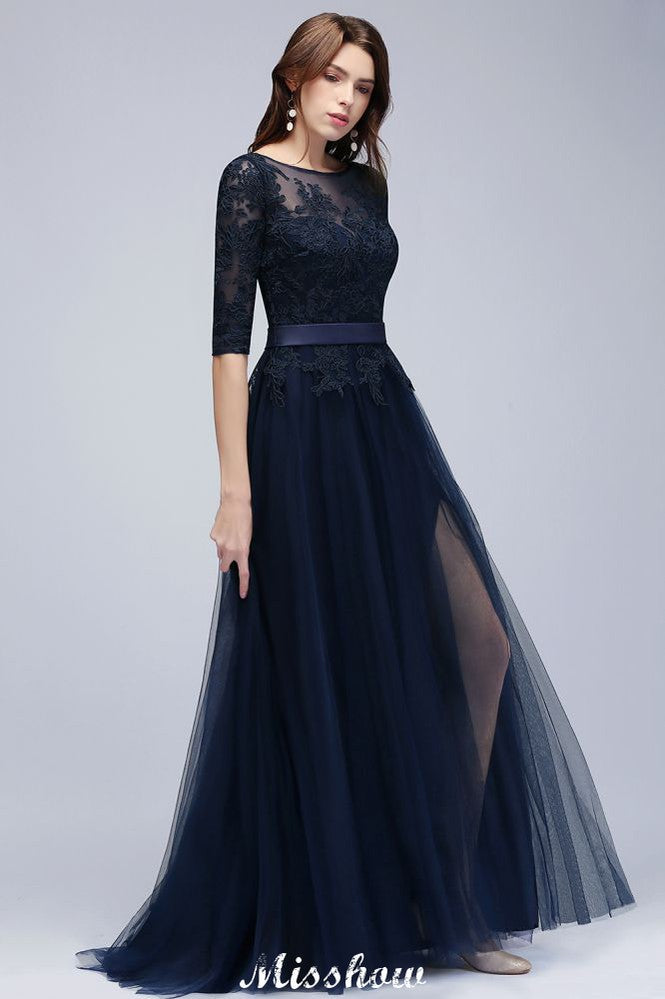 Elegante vestido de dama de honor azul marino oscuro con apliques de encaje y media manga en forma de A