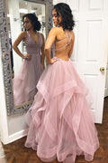 Elegante vestido de fiesta largo con escote halter, espalda abierta y volantes en cascada
