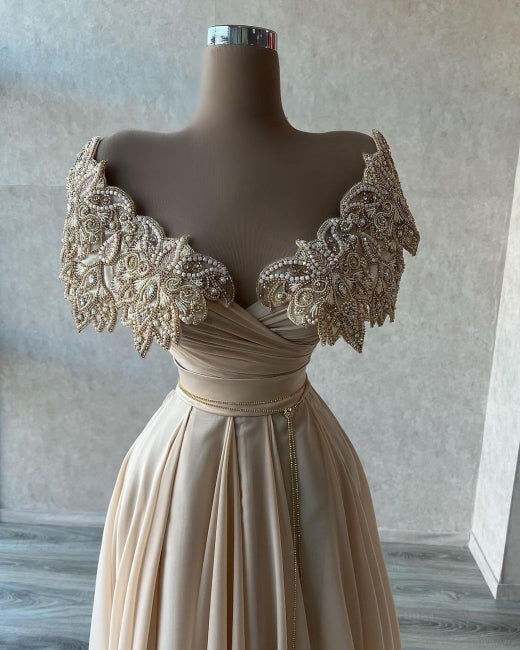 Elegantes vestidos de fiesta largos de corte A con escote en forma de corazón y cuentas brillantes