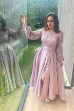 Elegante vestido de fiesta de satén elástico en forma de A con abertura frontal y mangas